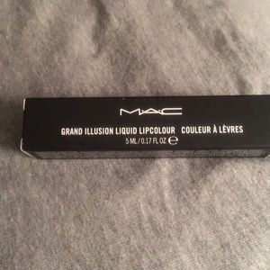 MAC Grand Illusion Liquid in Lunar Noodle